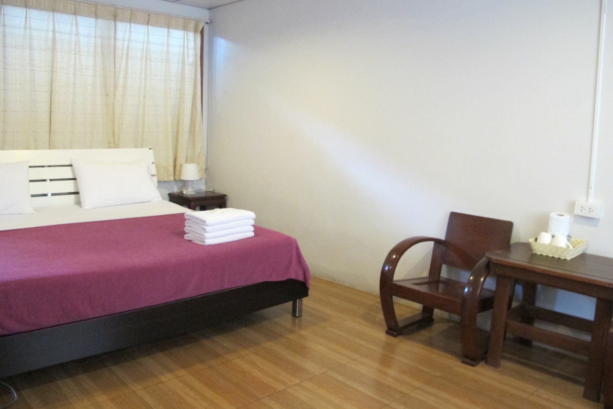 Samchai Hotel Сі-Рача Екстер'єр фото