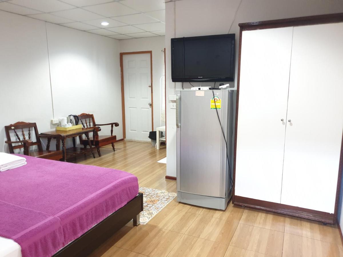 Samchai Hotel Сі-Рача Екстер'єр фото